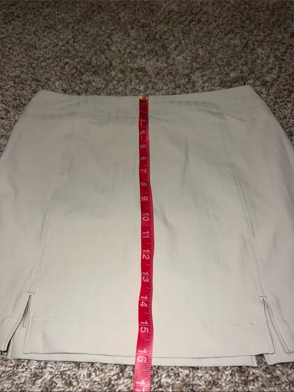 NWT! Under Armour Relaxed Fit Khaki Performance Golf Skort size 6! - Picture 14 of 16